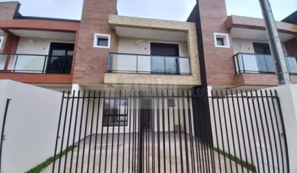 Sobrado com 3 quartos  à venda, 104.00 m2 por R$450000.00  - Jardim Carvalho - Ponta Grossa/PR
