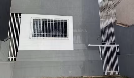 Comercial com 4 quartos  para alugar, 110.00 m2 por R$3600.00  - Centro - Ponta Grossa/PR