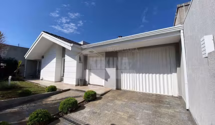 Casa Residencial com 3 quartos  à venda, 330.00 m2 por R$1400000.00  - Estrela - Ponta Grossa/PR