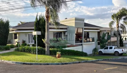 Casa Residencial com 3 quartos  à venda, 321.00 m2 por R$1400000.00  - Oficinas - Ponta Grossa/PR