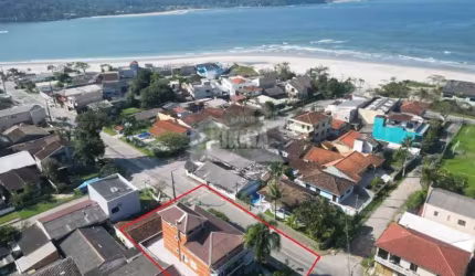 Sobrado com 10 quartos  à venda, 327.00 m2 por R$2000000.00  - Praia De Caieiras - Guaratuba/PR