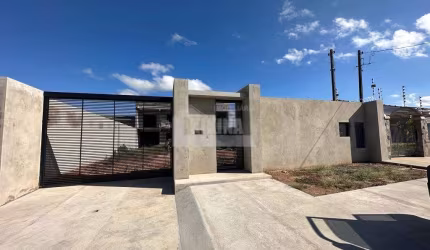 Casa Residencial com 3 quartos  à venda, 260.00 m2 por R$990000.00  - Uvaranas - Ponta Grossa/PR