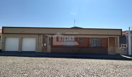 Casa Residencial com 3 quartos  à venda, 208.10 m2 por R$550000.00  - Nova Russia - Ponta Grossa/PR