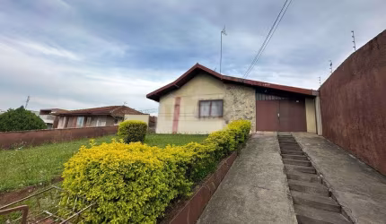 Casa Residencial com 3 quartos  à venda, 200.00 m2 por R$550000.00  - Uvaranas - Ponta Grossa/PR