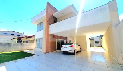Casa Residencial com 3 quartos  à venda, 368.00 m2 por R$1650000.00  - Uvaranas - Ponta Grossa/PR