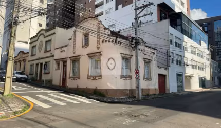 Casa Residencial com 1 quarto  para alugar, 364.00 m2 por R$2000.00  - Centro - Ponta Grossa/PR