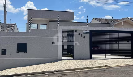 Casa Residencial com 3 quartos  à venda, 162.00 m2 por R$850000.00  - Uvaranas - Ponta Grossa/PR