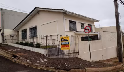 Casa Residencial com 3 quartos  à venda, 181.00 m2 por R$430000.00  - Centro - Ponta Grossa/PR