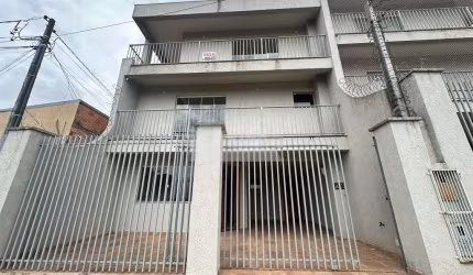 Sobrado com 3 quartos  à venda, 187.00 m2 por R$460000.00  - Uvaranas - Ponta Grossa/PR