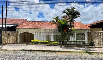 Casa Residencial com 3 quartos  à venda, 200.00 m2 por R$980000.00  - Jardim Carvalho - Ponta Grossa/PR