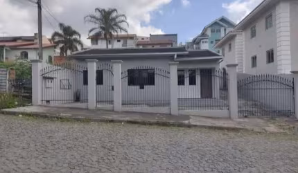 Casa Residencial com 3 quartos  à venda, 420.00 m2 por R$700000.00  - Nova Russia - Ponta Grossa/PR