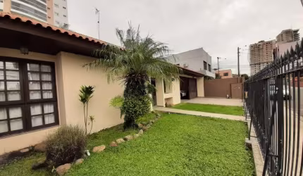 Casa Comercial com 5 quartos  à venda, 290.00 m2 por R$1750000.00  - Estrela - Ponta Grossa/PR