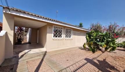 Casa Residencial com 3 quartos  à venda, 81.00 m2 por R$290000.00  - Uvaranas - Ponta Grossa/PR