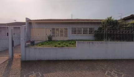Casa Residencial com 5 quartos  para alugar, 300.00 m2 por R$2800.00  - Uvaranas - Ponta Grossa/PR