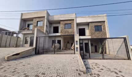 Sobrado com 3 quartos  à venda, 88.00 m2 por R$430000.00  - Jardim Carvalho - Ponta Grossa/PR