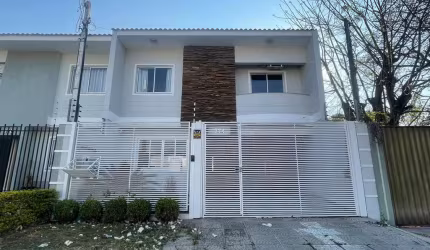 Sobrado com 3 quartos  para alugar, 124.00 m2 por R$3100.00  - Oficinas - Ponta Grossa/PR