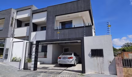 Sobrado com 3 quartos  para alugar, 175.00 m2 por R$4500.00  - Uvaranas - Ponta Grossa/PR