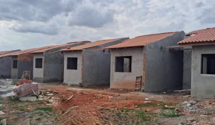 Casa Residencial com 2 quartos  à venda, 49.00 m2 por R$185000.00  - Uvaranas - Ponta Grossa/PR