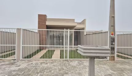 Casa Residencial com 3 quartos  à venda, 70.00 m2 por R$460000.00  - Centro - Guaratuba/PR