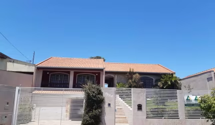 Casa Residencial com 3 quartos  à venda, 257.22 m2 por R$899000.00  - Uvaranas - Ponta Grossa/PR