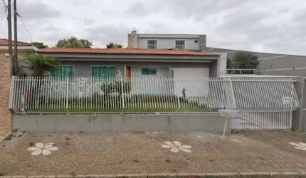 Casa Residencial com 3 quartos  à venda, 191.00 m2 por R$750000.00  - Uvaranas - Ponta Grossa/PR