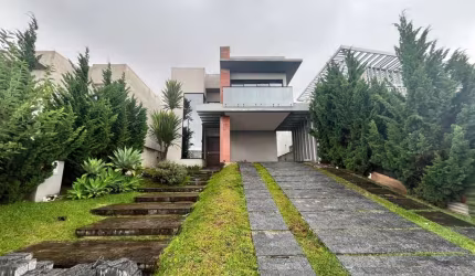 Casa Residencial com 3 quartos  para alugar, 300.00 m2 por R$9000.00  - Jardim Carvalho - Ponta Grossa/PR
