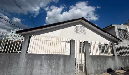 Casa Residencial com 3 quartos  para alugar, 110.00 m2 por R$1700.00  - Centro - Ponta Grossa/PR