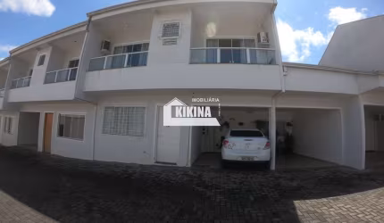Sobrado com 3 quartos  à venda, 162.00 m2 por R$550000.00  - Uvaranas - Ponta Grossa/PR
