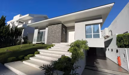 Casa Residencial com 4 quartos  à venda, 395.00 m2 por R$3600000.00  - Orfas - Ponta Grossa/PR