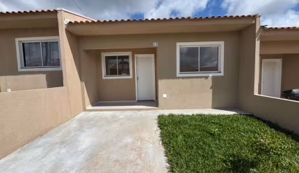 Casa em Condomínio para alugar, 50.00 m2 por R$900.00  - Uvaranas - Ponta Grossa/PR