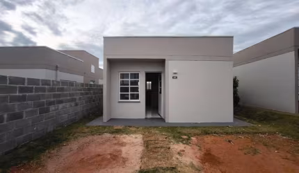 Casa Residencial com 2 quartos  para alugar, 50.00 m2 por R$900.00  - Neves - Ponta Grossa/PR