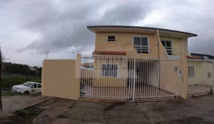 Sobrado com 4 quartos  para alugar, 182.00 m2 por R$3000.00  - Jardim Carvalho - Ponta Grossa/PR