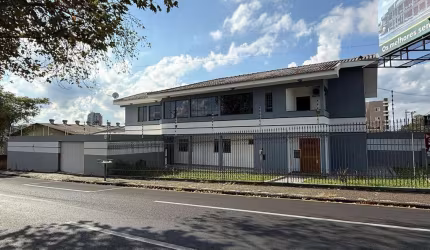 Casa Comercial com 4 quartos  para alugar, 302.00 m2 por R$6000.00  - Jardim Carvalho - Ponta Grossa/PR