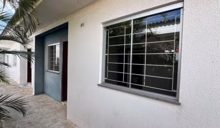 Casa Residencial com 2 quartos  para alugar, 40.00 m2 por R$850.00  - Uvaranas - Ponta Grossa/PR