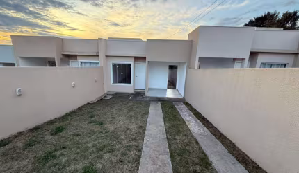 Casa Residencial com 2 quartos  para alugar, 60.00 m2 por R$1300.00  -  - /