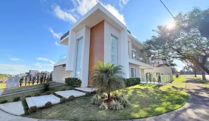 Casa Residencial com 3 quartos  para alugar, 254.00 m2 por R$8900.00  - Jardim Carvalho - Ponta Grossa/PR