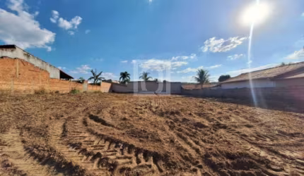 Terreno à venda no Condomínio Terras De São Francisco em Salto de Pirapora, SP