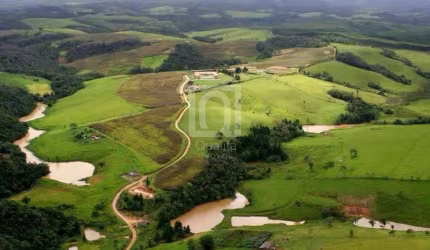Fazenda a venda no interior em itapetininga interior de São Paulo com Estrutura Agropecuária e de Lazer.