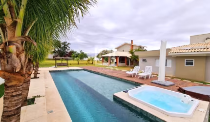 Casa de alto padrão à venda no Condomínio Santa Maria