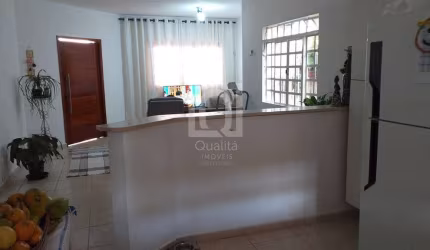 Casa térrea à venda no Jardim Dayse em Itapetininga