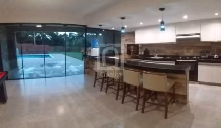 Chácara com 3 quartos piscina no Bairro Caguaçu Sorocaba