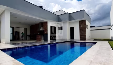 Casa sobrado á venda no Condomínio Alphaville Nova Esplanada 3