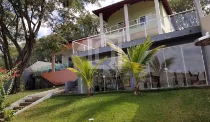 Chácara a venda em Boituva, chácara com suítes, chácara a venda com piscina, chácara a venda com 3 casas.
