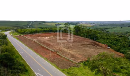 Terreno comercial no bairro Lagoão em Salto de Pirapora