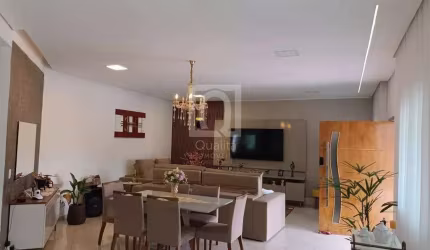 Casa à venda no Condomínio Tarumã, Santana de Parnaíba | 4 Quartos, Piscina e Área Gourmet