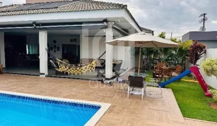 Casa à venda no Village da Serra em Araçoiaba da Serra | 3 Quartos e Piscina