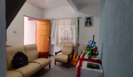 Casa à venda no Parque São Bento, Sorocaba | 2 quartos, 1 suíte e 2 vagas