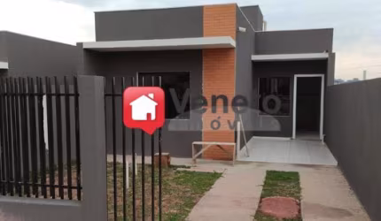 Casa com ótima localização, de frente para rua, atrás da Leroy Merlin Atuba.