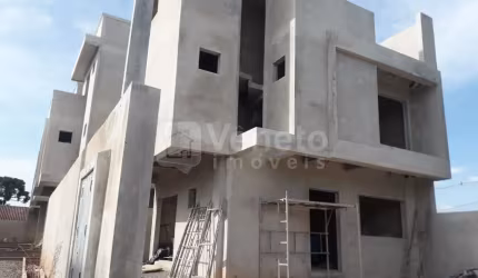 Encante-se com este sobrado incrível no coração do Bairro Alto, oferecendo:
