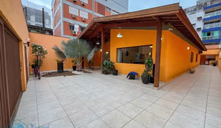 CASA A VENDA NA ENSEADA